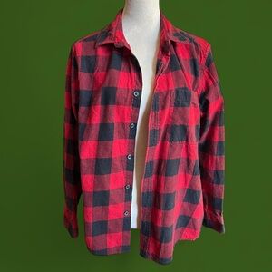 Eddie Bauer Red and Black Plaid Casual Button Down Flannel Shirt